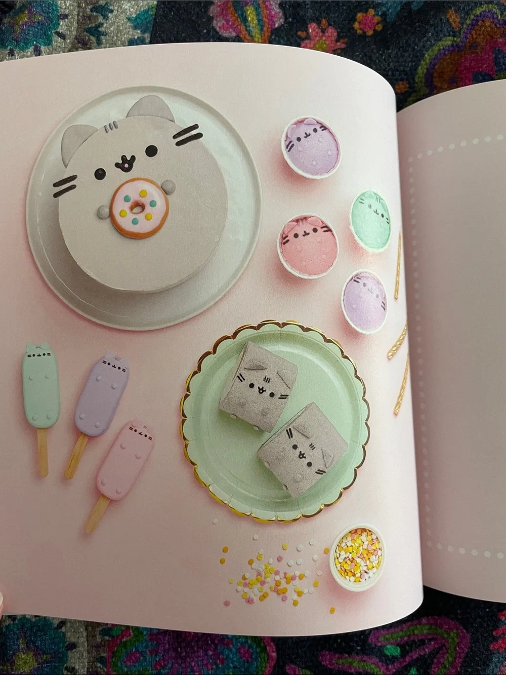 Pusheen Let's Bake! Cookbook - Pink Pastel Pastries Cakes 🧁 New Recipes Kawaii